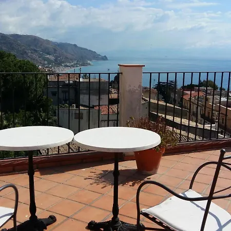 Tranquil In Near Isola Bella Sea Holiday home *